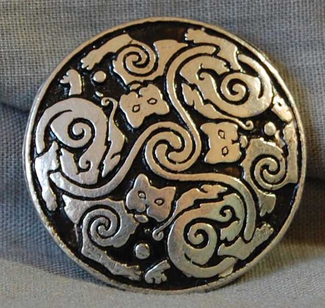 QIHE JEWELRY Twisted Viking Clasp Penannular Brooch Cloak Pin